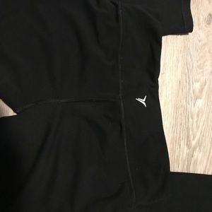 Old navy leggings -size medium